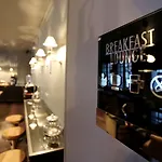 Hotel Saint-Louis Pigalle