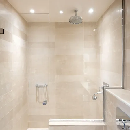 Hotel Saint-Louis Pigalle Paris